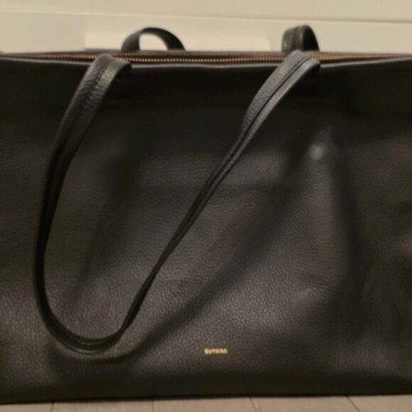 Cuyana Classic Zipper Black Tote Bag with Crossbody Strap with Insert - Picture 2 of 6